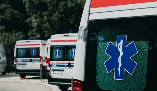 六盘水救护车转运病人过路高速收费吗？